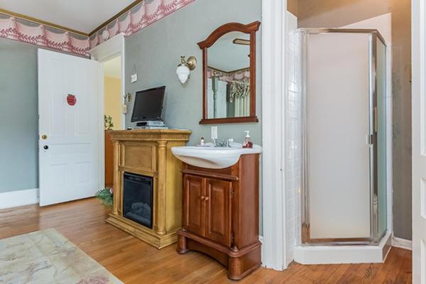 Kingsley House Bed & Breakfast - Full Home Fennville Екстериор снимка