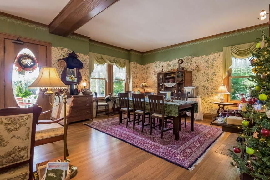 Kingsley House Bed & Breakfast - Full Home Fennville Екстериор снимка